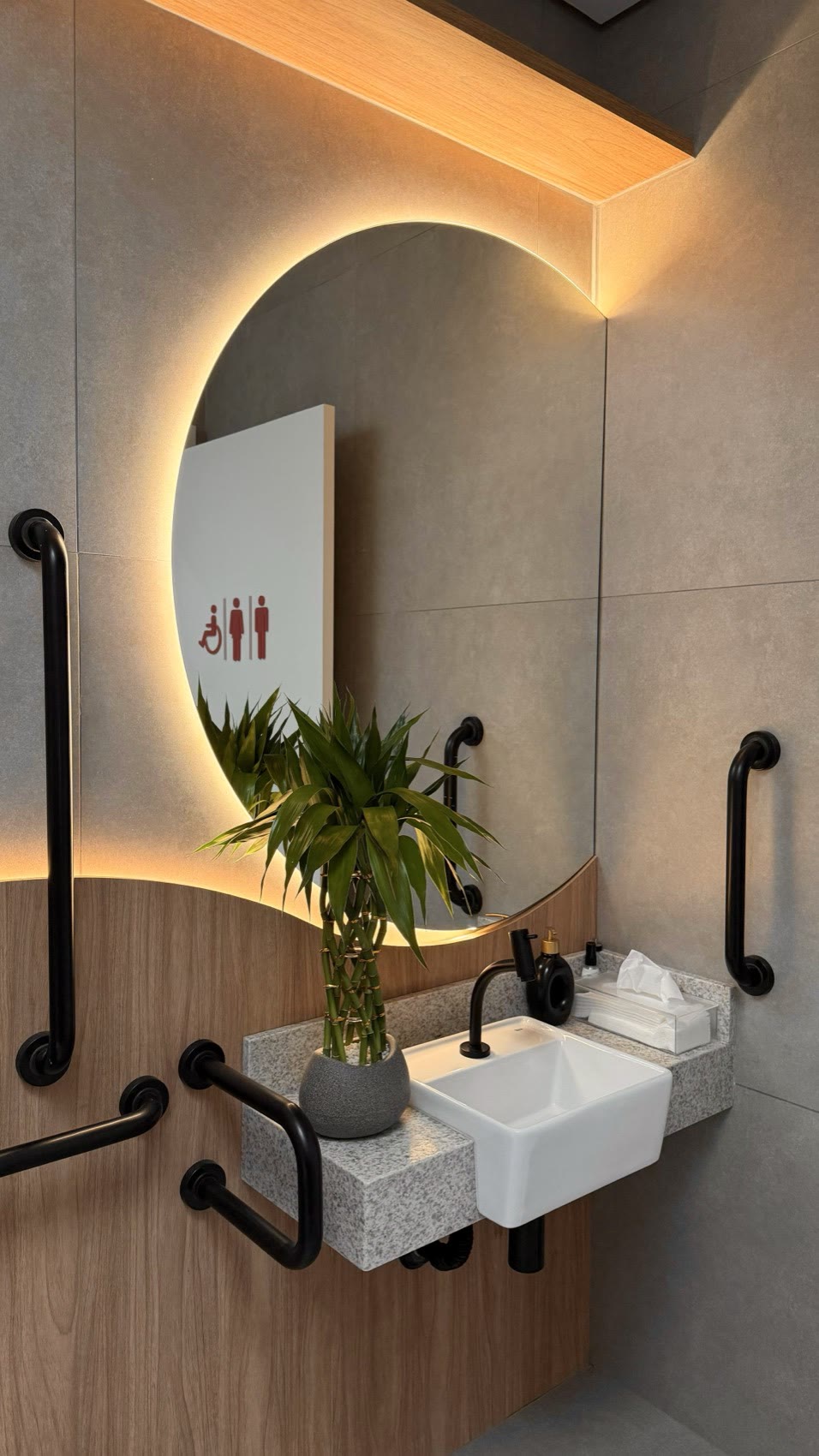 Lavabo da Nuvê com espelho retroiluminado